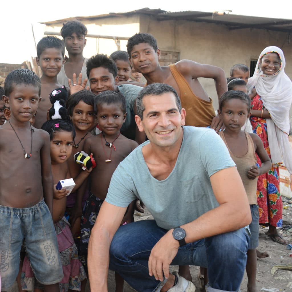 Mitri Siri bei den Müllkindern in Guwahati